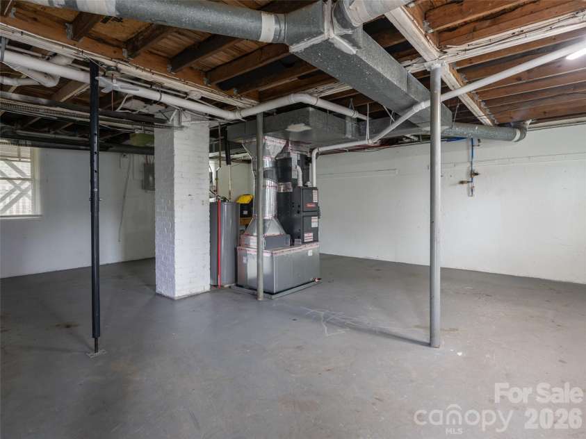 20 Baldwin Street, Asheville, NC 28803.  MLS# CAR4376594, YatesRealty ID 20819. 
