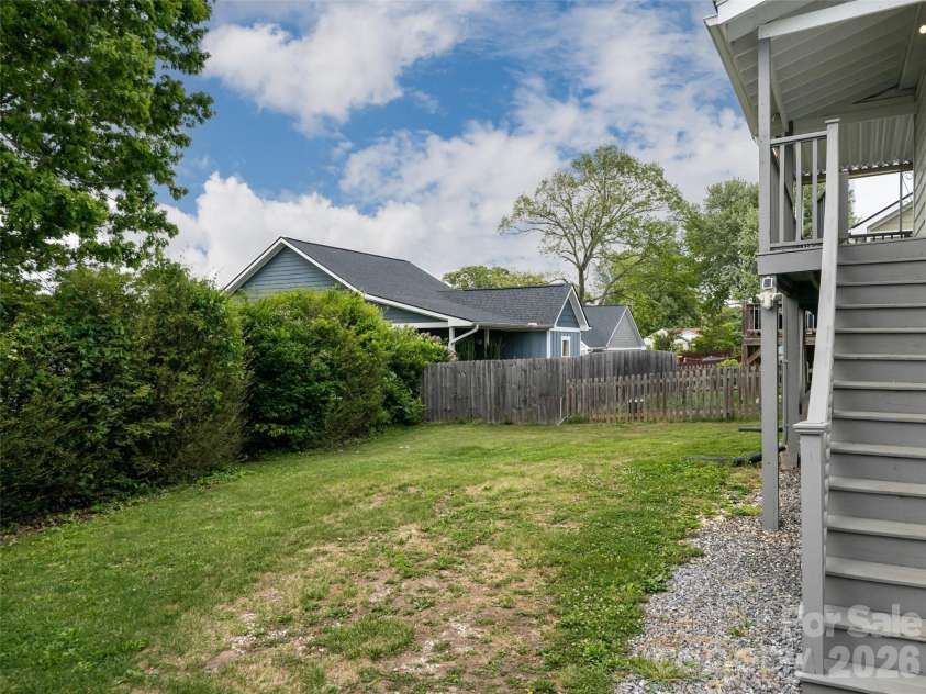 20 Baldwin Street, Asheville, NC 28803.  MLS# CAR4376594, YatesRealty ID 20819. 