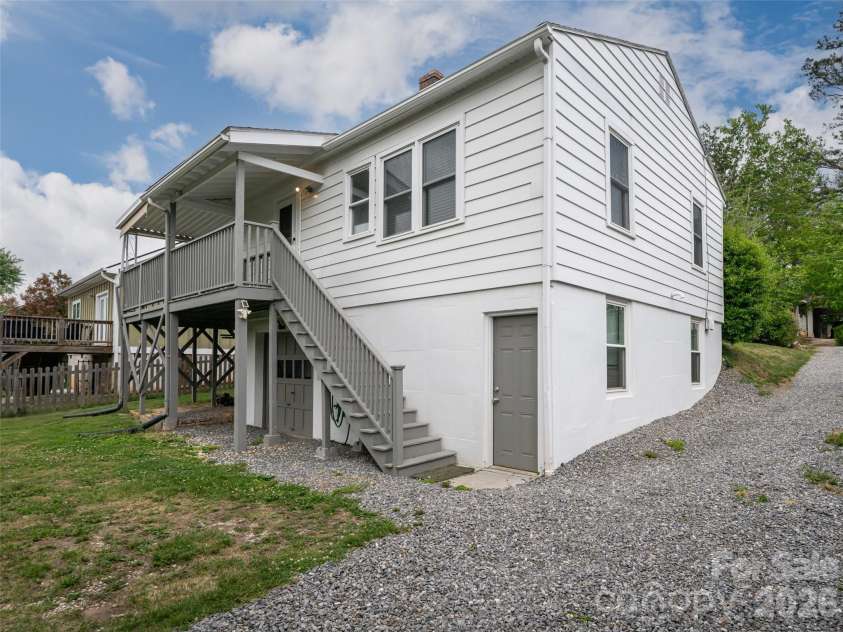 20 Baldwin Street, Asheville, NC 28803.  MLS# CAR4376594, YatesRealty ID 20819. 