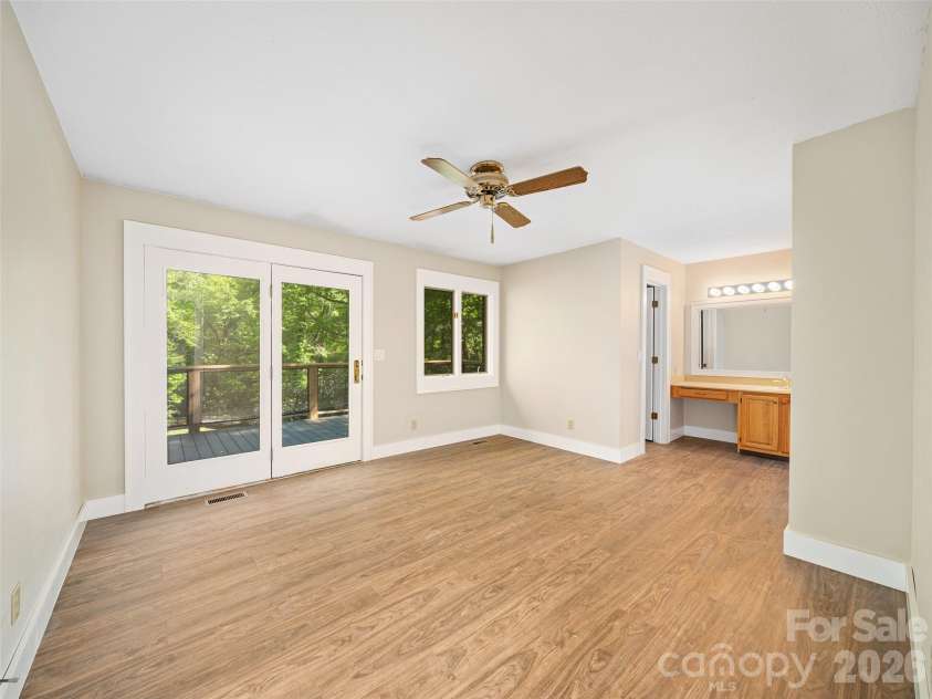 303 Brightwater Heights Drive, Hendersonville, NC 28791.  MLS# CAR4379767, YatesRealty ID 20820. 