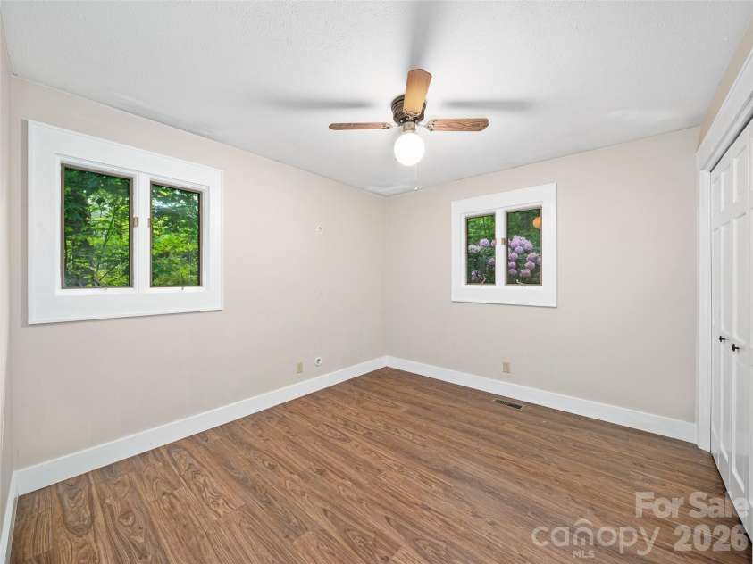 303 Brightwater Heights Drive, Hendersonville, NC 28791.  MLS# CAR4379767, YatesRealty ID 20820. 