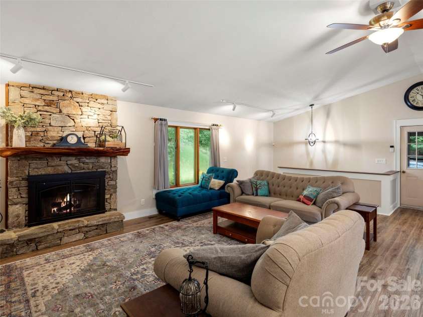 303 Brightwater Heights Drive, Hendersonville, NC 28791.  MLS# CAR4379767, YatesRealty ID 20820. 