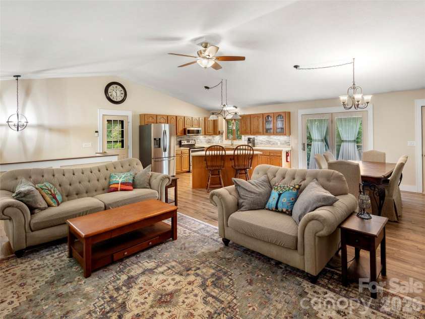303 Brightwater Heights Drive, Hendersonville, NC 28791.  MLS# CAR4379767, YatesRealty ID 20820. 