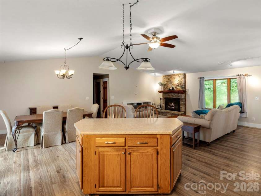 303 Brightwater Heights Drive, Hendersonville, NC 28791.  MLS# CAR4379767, YatesRealty ID 20820. 