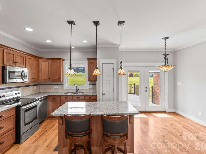 2411 Carriage Lane, Lincolnton, NC 28092.  MLS# CAR4369152, YatesRealty ID 20821. 