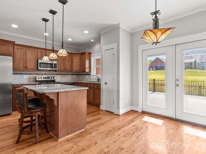 2411 Carriage Lane, Lincolnton, NC 28092.  MLS# CAR4369152, YatesRealty ID 20821. 