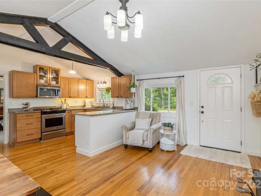 540 Oak Grove Road, Flat Rock, NC 28731.  MLS# CAR4269234, YatesRealty ID 20821. 