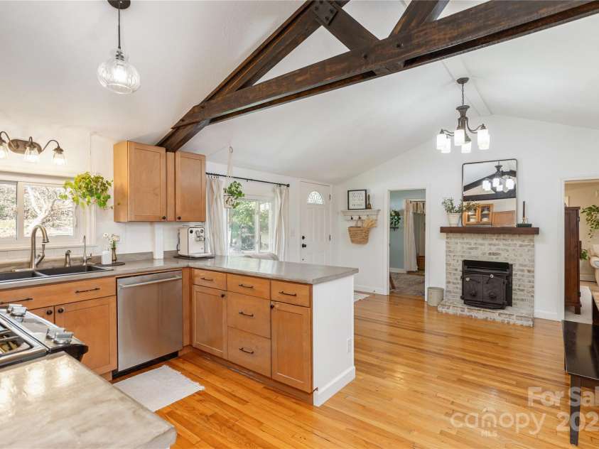 540 Oak Grove Road, Flat Rock, NC 28731.  MLS# CAR4269234, YatesRealty ID 20821. 