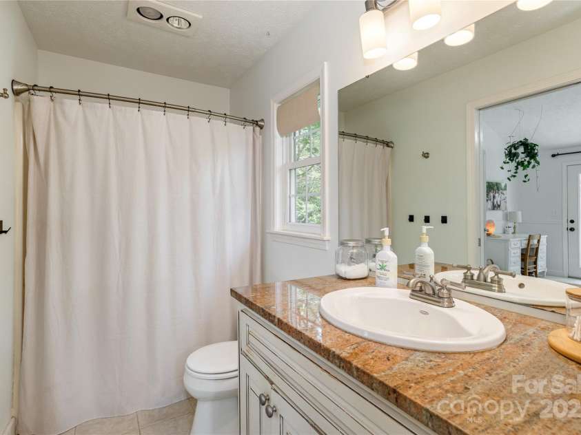 540 Oak Grove Road, Flat Rock, NC 28731.  MLS# CAR4269234, YatesRealty ID 20821. 