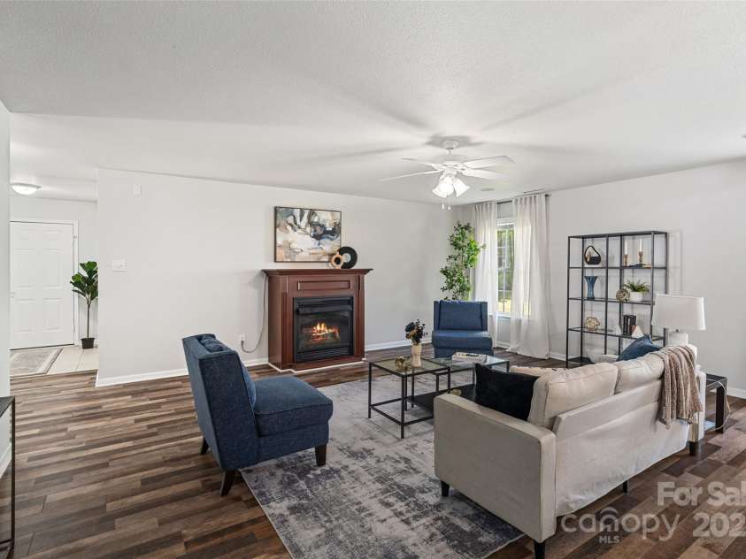 1961 Leesburg Drive, Clover, SC 29710.  MLS# CAR4318883, YatesRealty ID 20823. 