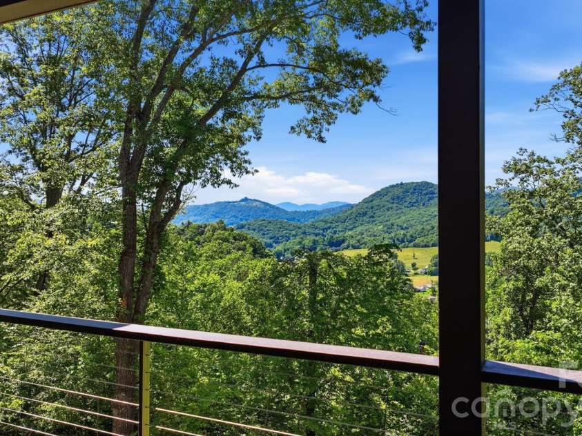 282 Tamarack Trail, Waynesville, NC 28785.  MLS# CAR4364513, YatesRealty ID 20823. 