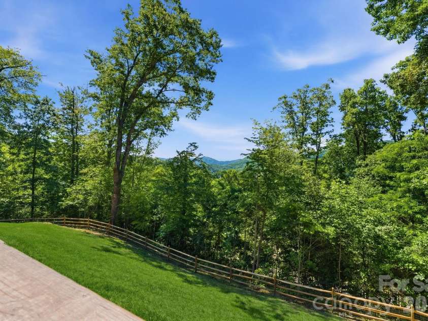 282 Tamarack Trail, Waynesville, NC 28785.  MLS# CAR4364513, YatesRealty ID 20823. 