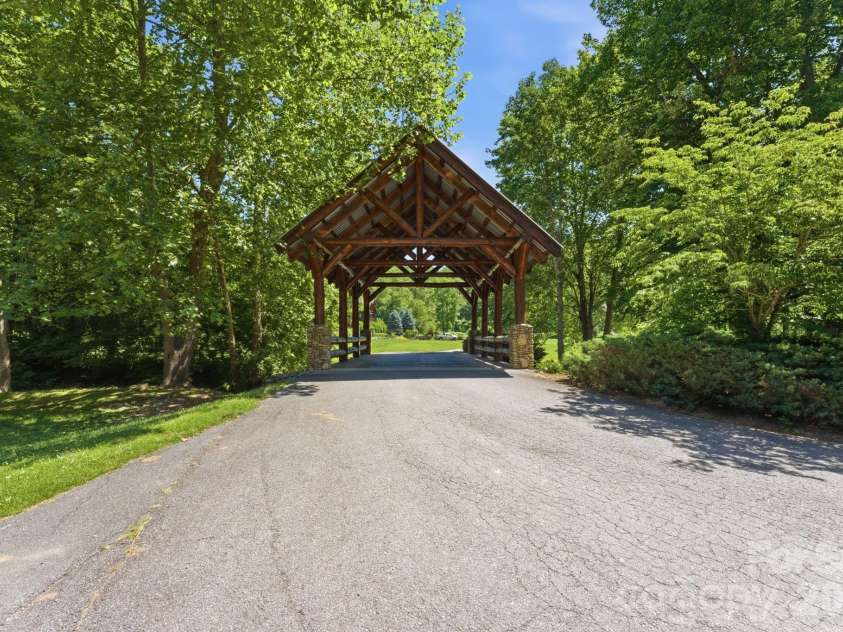 282 Tamarack Trail, Waynesville, NC 28785.  MLS# CAR4364513, YatesRealty ID 20823. 