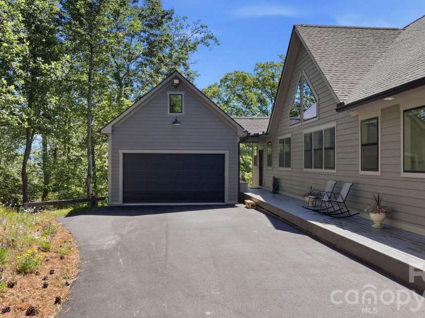 282 Tamarack Trail, Waynesville, NC 28785.  MLS# CAR4364513, YatesRealty ID 20823. 