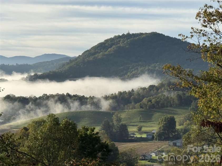 282 Tamarack Trail, Waynesville, NC 28785.  MLS# CAR4364513, YatesRealty ID 20823. 