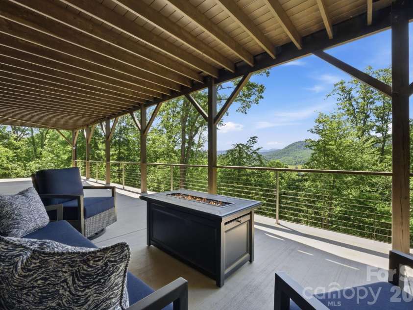 282 Tamarack Trail, Waynesville, NC 28785.  MLS# CAR4364513, YatesRealty ID 20823. 