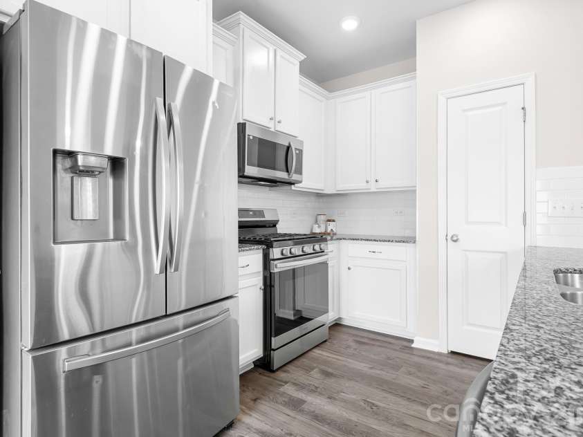 3939 Townes Boulevard, Terrell, NC 28682.  MLS# CAR4380268, YatesRealty ID 20824. Gorgeous kitchen