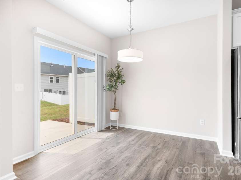 3939 Townes Boulevard, Terrell, NC 28682.  MLS# CAR4380268, YatesRealty ID 20824. Spacious and sunny dining area