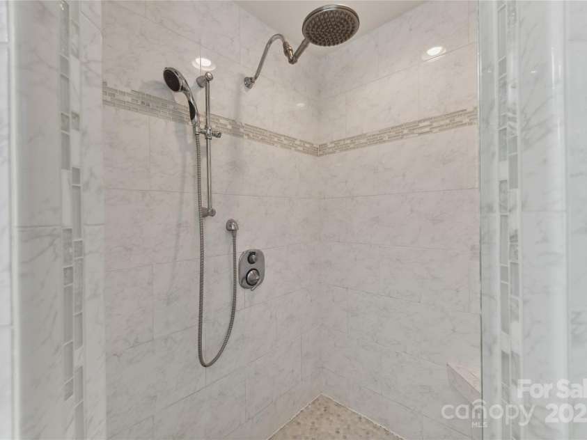 7010 Coventry Court, Tega Cay, SC 29708.  MLS# CAR4270562, YatesRealty ID 20824. 