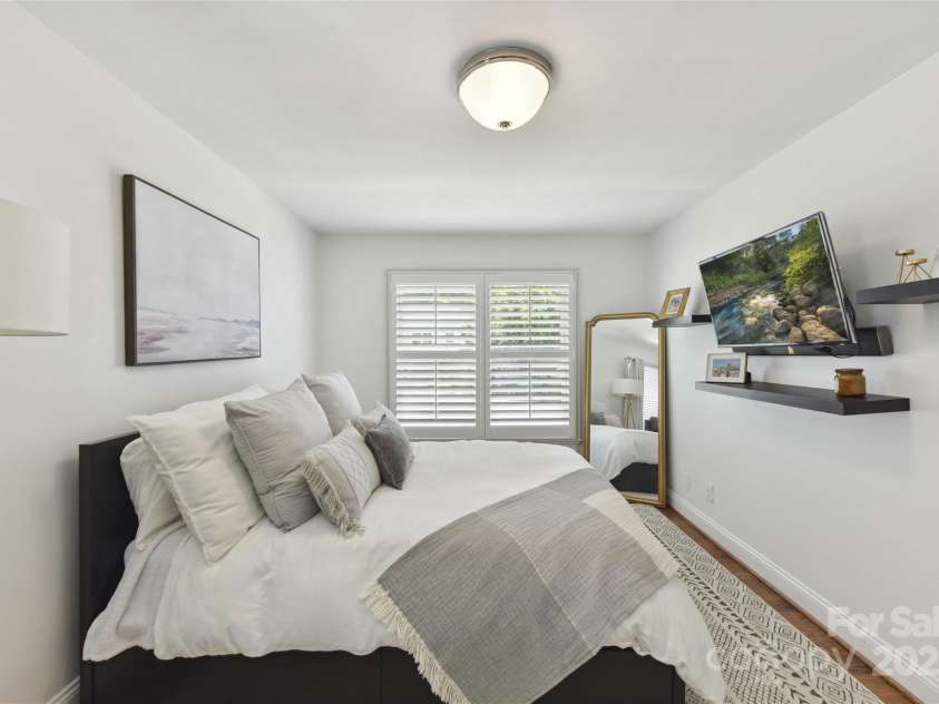 7010 Coventry Court, Tega Cay, SC 29708.  MLS# CAR4270562, YatesRealty ID 20824. 