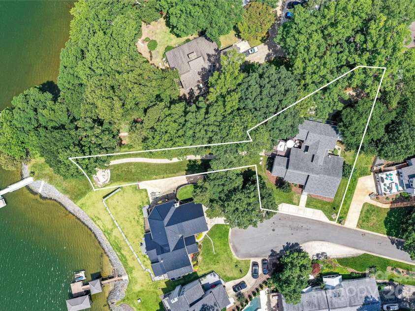 7010 Coventry Court, Tega Cay, SC 29708.  MLS# CAR4270562, YatesRealty ID 20824. 