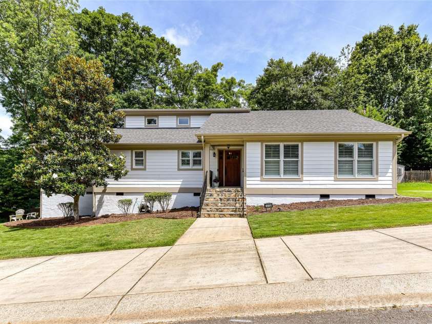 7010 Coventry Court, Tega Cay, SC 29708.  MLS# CAR4270562, YatesRealty ID 20824. 