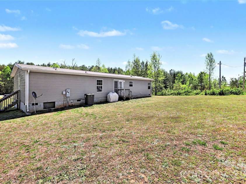 6442 Dysartsville Road, Morganton, NC 28655.  MLS# CAR4369170, YatesRealty ID 20825. 
