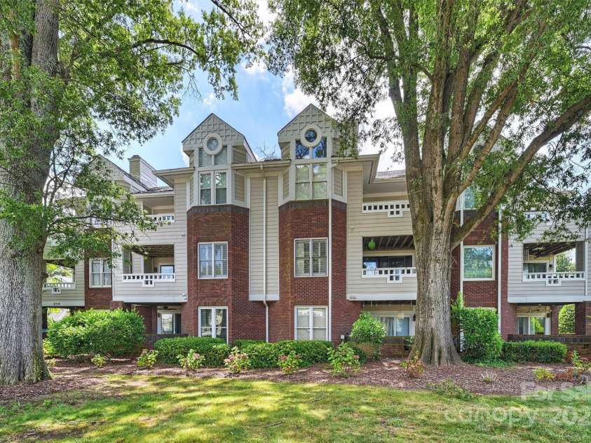 2719 Selwyn Avenue, Charlotte, NC 28209.  MLS# CAR4285488, YatesRealty ID 20826. 
