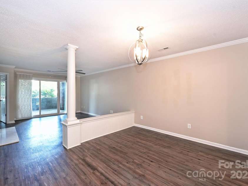 2719 Selwyn Avenue, Charlotte, NC 28209.  MLS# CAR4285488, YatesRealty ID 20826. 