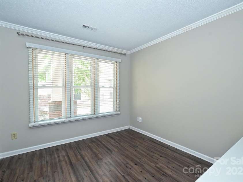 2719 Selwyn Avenue, Charlotte, NC 28209.  MLS# CAR4285488, YatesRealty ID 20826. 