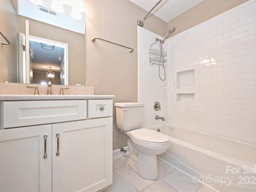 2719 Selwyn Avenue, Charlotte, NC 28209.  MLS# CAR4285488, YatesRealty ID 20826. 