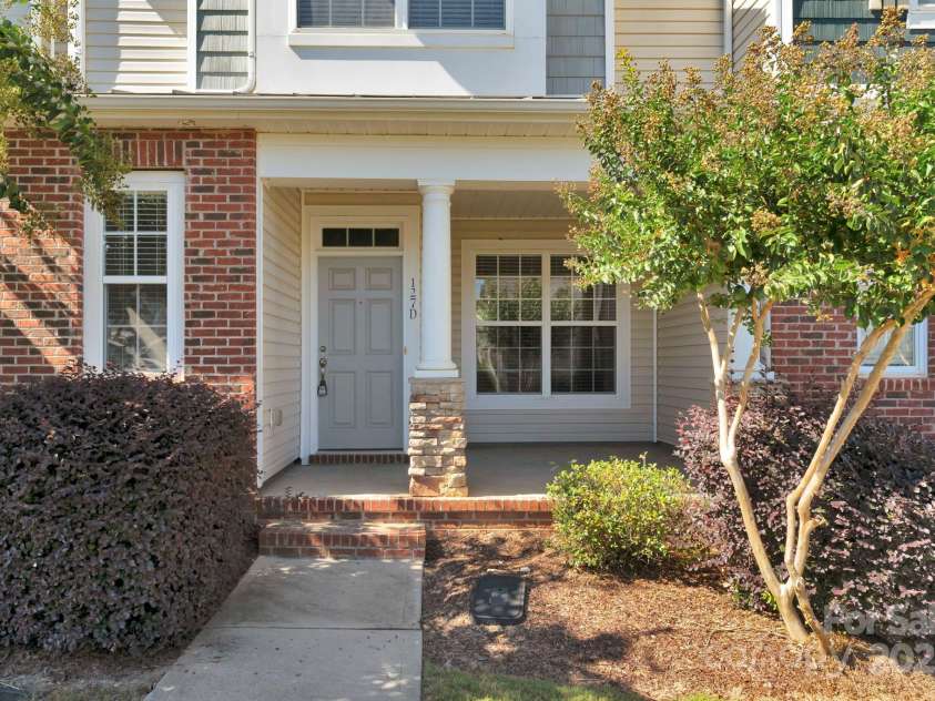 127 Walnut Cove Drive, Mooresville, NC 28117.  MLS# CAR4264525, YatesRealty ID 20827. 