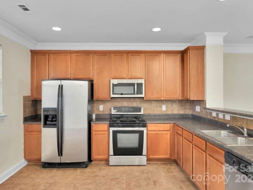 127 Walnut Cove Drive, Mooresville, NC 28117.  MLS# CAR4264525, YatesRealty ID 20827. 