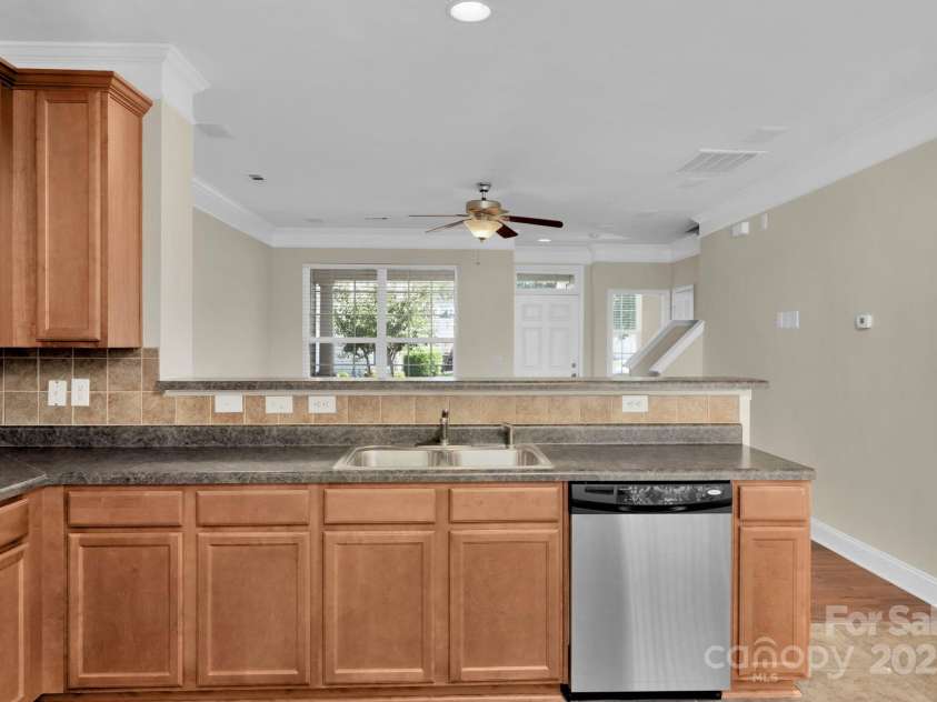 127 Walnut Cove Drive, Mooresville, NC 28117.  MLS# CAR4264525, YatesRealty ID 20827. 