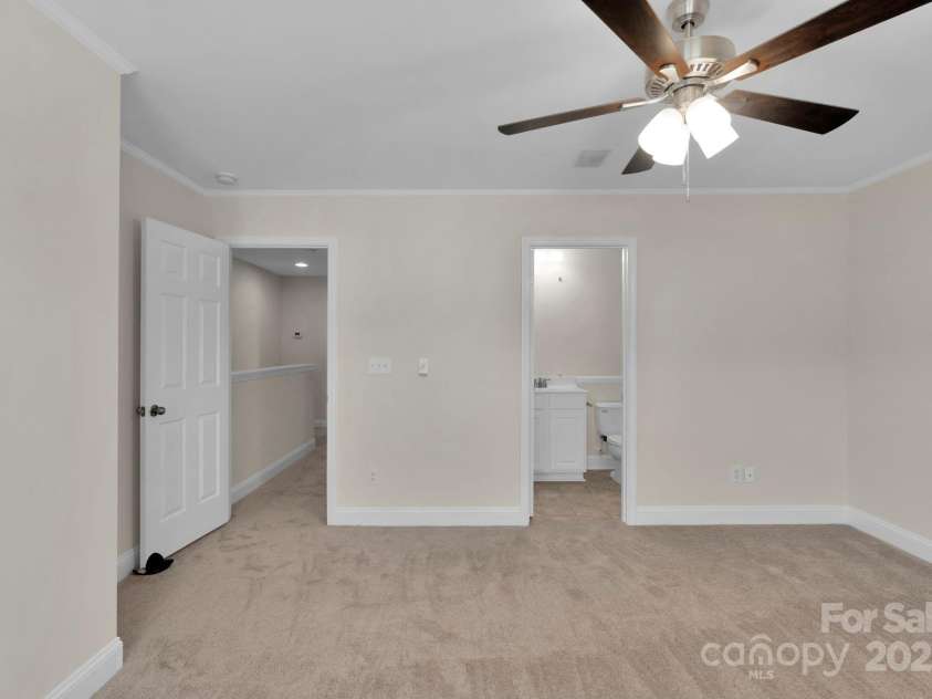 127 Walnut Cove Drive, Mooresville, NC 28117.  MLS# CAR4264525, YatesRealty ID 20827. 