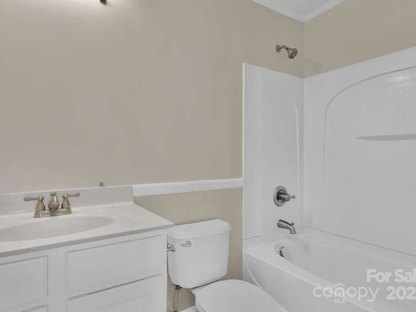 127 Walnut Cove Drive, Mooresville, NC 28117.  MLS# CAR4264525, YatesRealty ID 20827. 