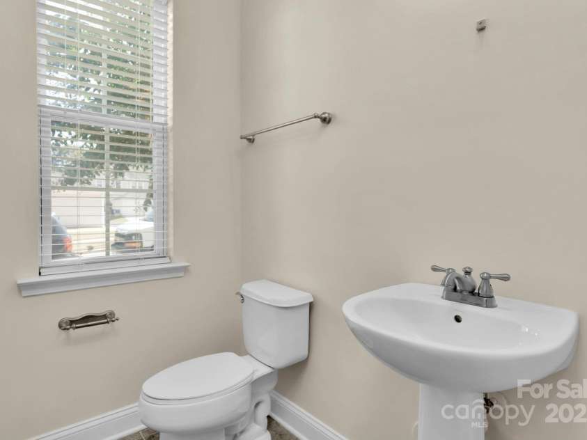 127 Walnut Cove Drive, Mooresville, NC 28117.  MLS# CAR4264525, YatesRealty ID 20827. 