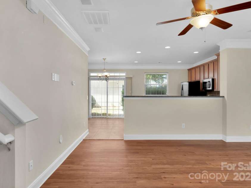 127 Walnut Cove Drive, Mooresville, NC 28117.  MLS# CAR4264525, YatesRealty ID 20827. 