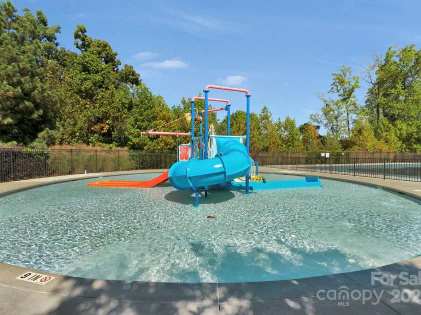 127 Walnut Cove Drive, Mooresville, NC 28117.  MLS# CAR4264525, YatesRealty ID 20827. 