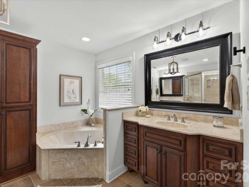 8905 Herbert Lane, Waxhaw, NC 28173.  MLS# CAR4378652, YatesRealty ID 20827. 