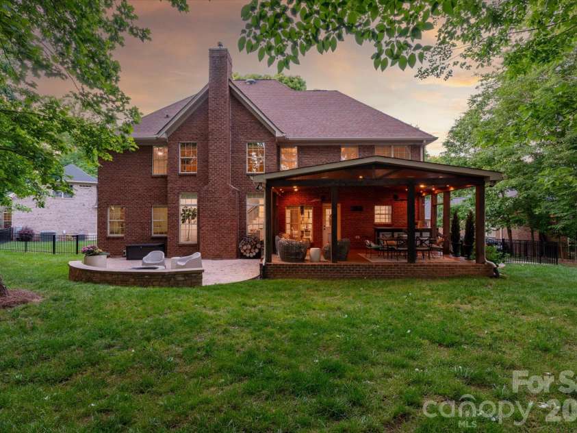 8905 Herbert Lane, Waxhaw, NC 28173.  MLS# CAR4378652, YatesRealty ID 20827. 