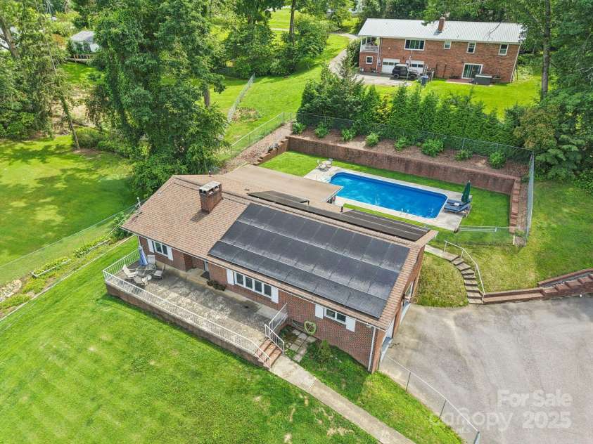 318 Old Leicester Highway, Asheville, NC 28806.  MLS# CAR4261061, YatesRealty ID 20828. 