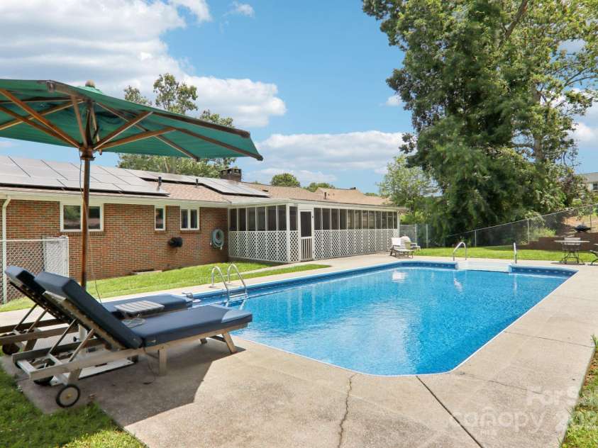 318 Old Leicester Highway, Asheville, NC 28806.  MLS# CAR4261061, YatesRealty ID 20828. Brand New Pool Liner