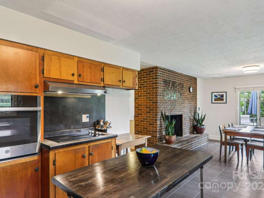 318 Old Leicester Highway, Asheville, NC 28806.  MLS# CAR4261061, YatesRealty ID 20828. Kitchen