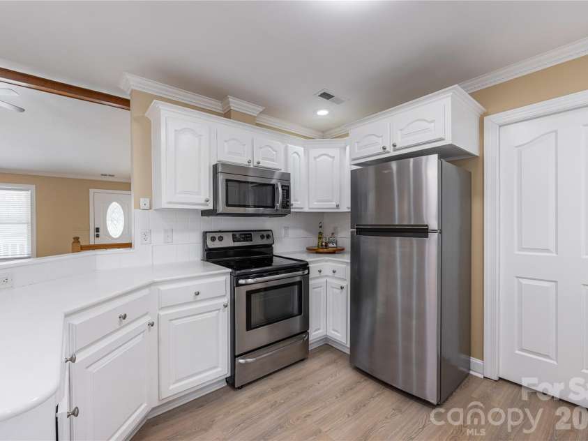 7722 Farmbrook Drive, Waxhaw, NC 28173.  MLS# CAR4353211, YatesRealty ID 20828. 