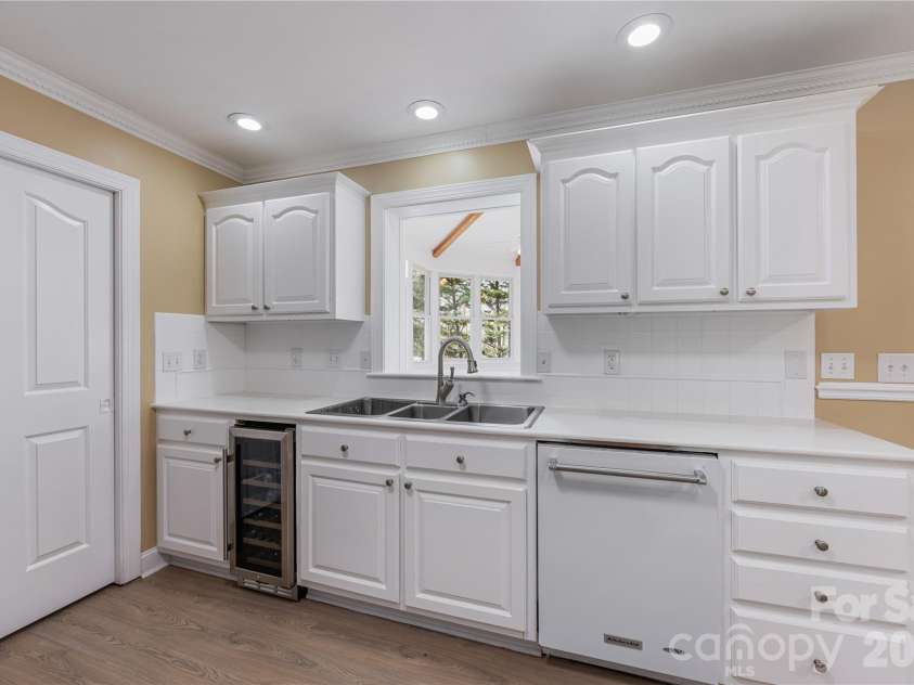 7722 Farmbrook Drive, Waxhaw, NC 28173.  MLS# CAR4353211, YatesRealty ID 20828. 