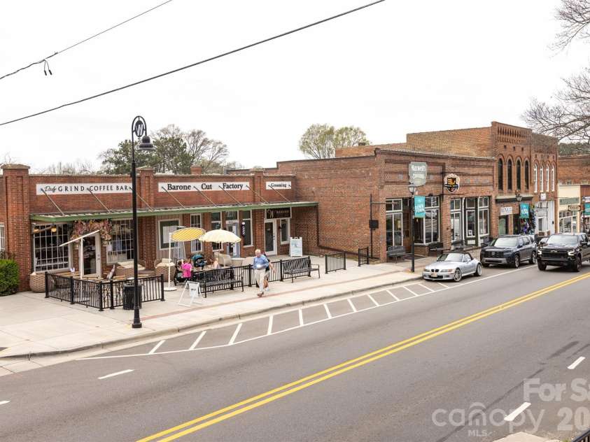 7722 Farmbrook Drive, Waxhaw, NC 28173.  MLS# CAR4353211, YatesRealty ID 20828. Downtown waxhaw