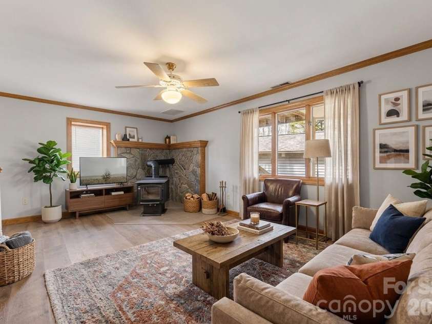 7722 Farmbrook Drive, Waxhaw, NC 28173.  MLS# CAR4353211, YatesRealty ID 20828. Virtually staged
