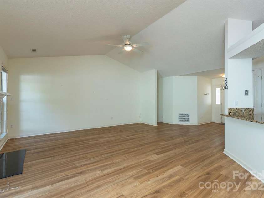 16 Red Barn Lane, Fletcher, NC 28732.  MLS# CAR4268859, YatesRealty ID 20829. 