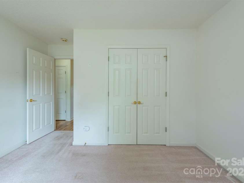 16 Red Barn Lane, Fletcher, NC 28732.  MLS# CAR4268859, YatesRealty ID 20829. 
